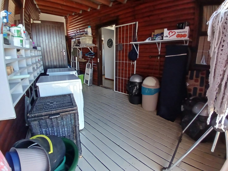 5 Bedroom Property for Sale in De Bakke Western Cape